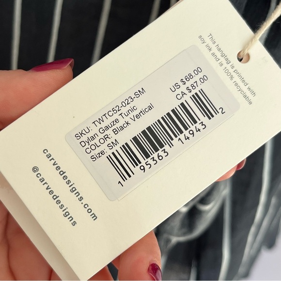 Carve Designs | 100% Organic Cotton | Button Down Black and White | Size Small - Picture 9 of 14